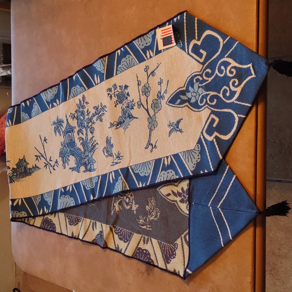 "Asiana" Runner and 4 Placemats